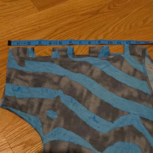 Clara Sun Woo Printed Blue Gray Cold Shoulder Open Cutout Shoulders Blouse Zebra - Picture 7 of 8